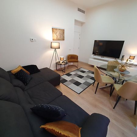 Beautiful Historic Center Apt! Малага Екстериор снимка