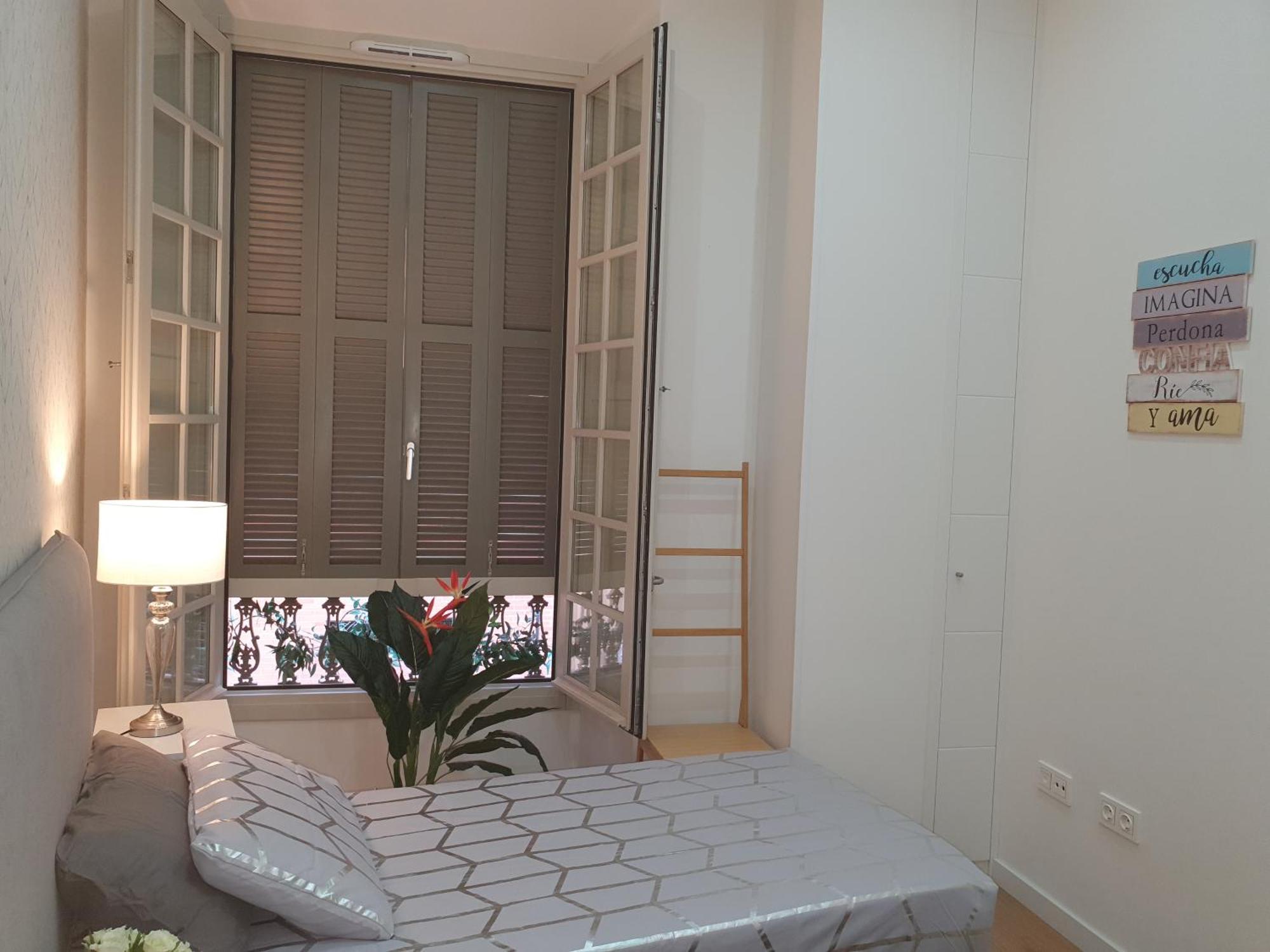 Beautiful Historic Center Apt! Малага Екстериор снимка